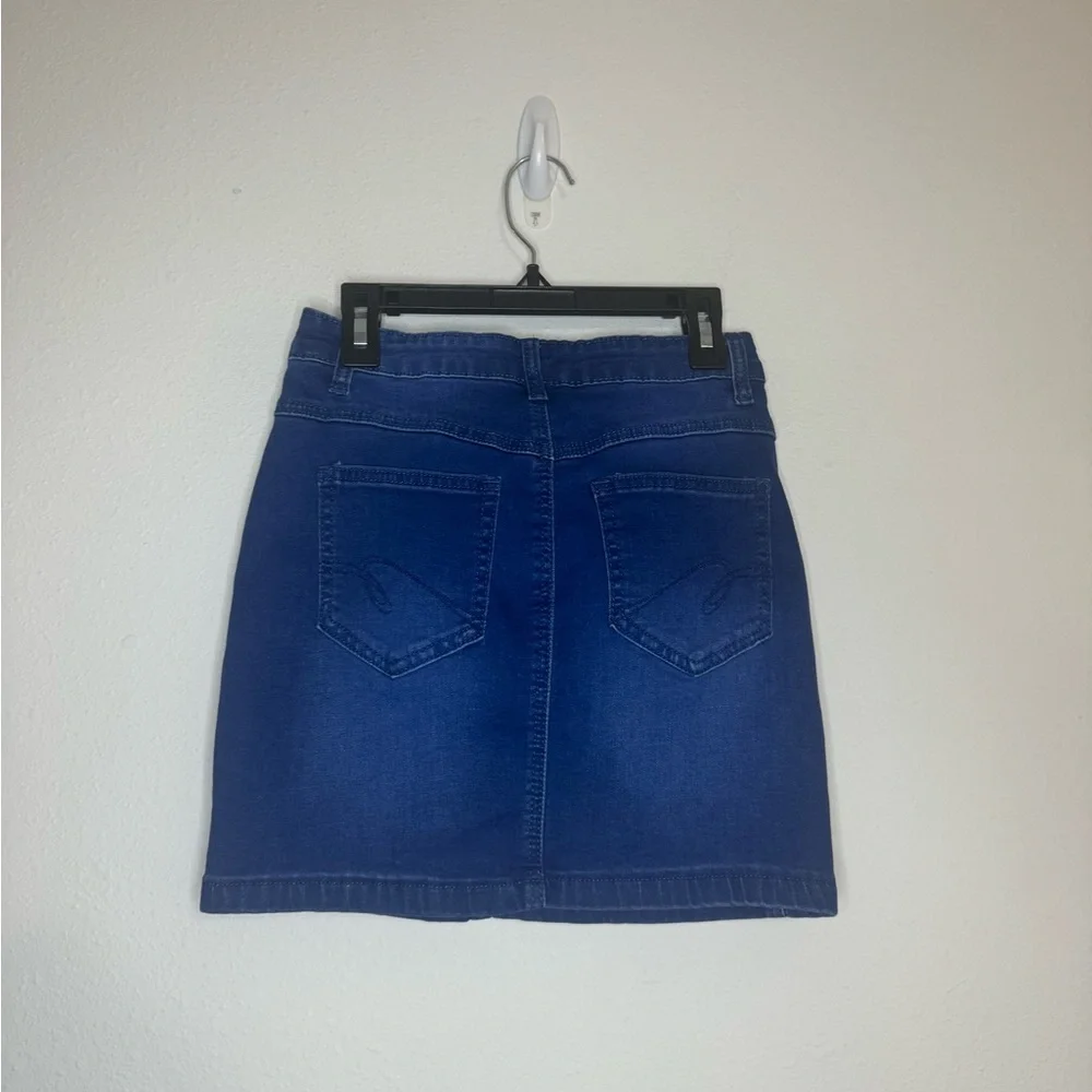 New with tags petal & Pup Jean skirt 🛍